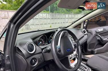 Хэтчбек Ford Fiesta 2015 в 