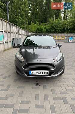 Хэтчбек Ford Fiesta 2015 в Днепре