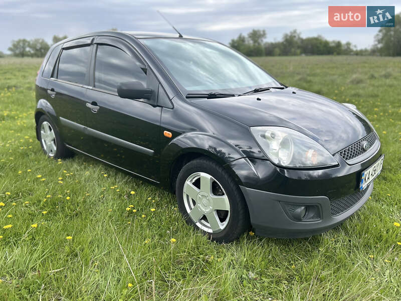 Хетчбек Ford Fiesta 2008 в 