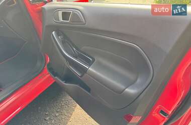 Хетчбек Ford Fiesta 2013 в 