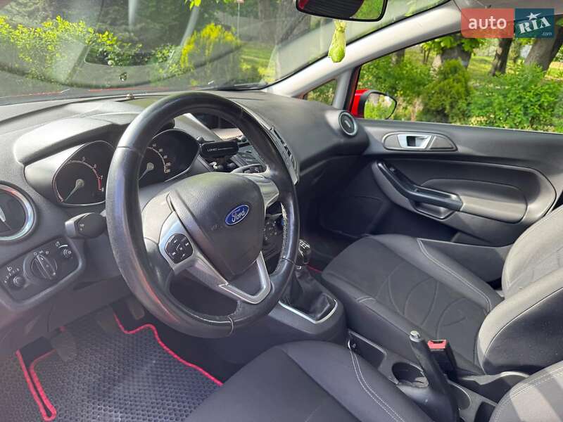 Хэтчбек Ford Fiesta 2013 в Киеве