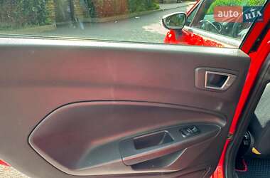 Хетчбек Ford Fiesta 2013 в 