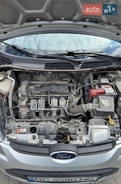 Хетчбек Ford Fiesta 2011 в 