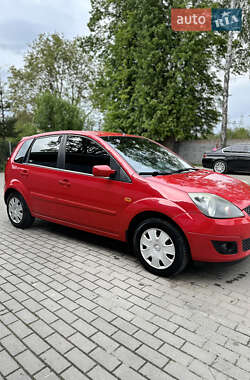Хэтчбек Ford Fiesta 2007 в 