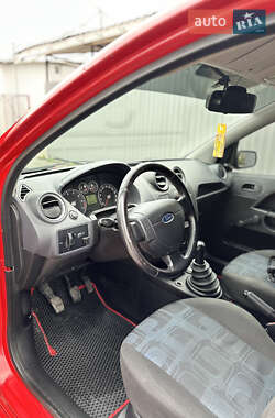 Хэтчбек Ford Fiesta 2007 в 