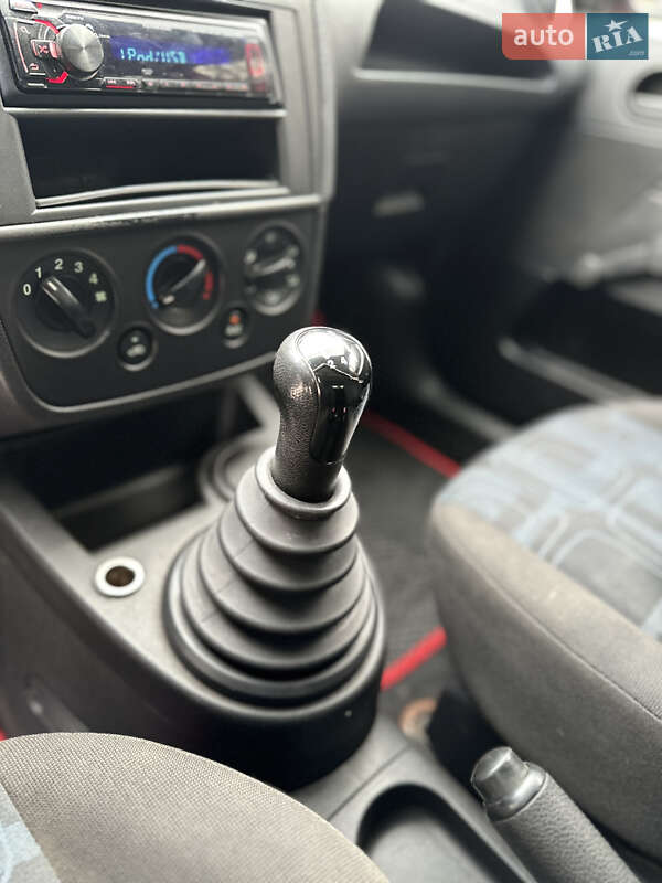Хэтчбек Ford Fiesta 2007 в Хмельнике фото 31 Хэтчбек Ford Fiesta 2007 в Хмельнике