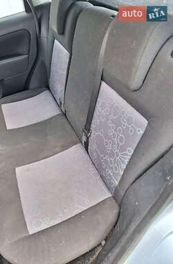 Хетчбек Ford Fiesta 2006 в 