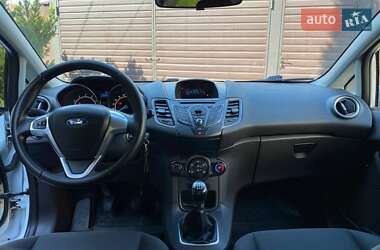 Хетчбек Ford Fiesta 2013 в 