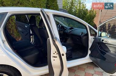 Хетчбек Ford Fiesta 2013 в 