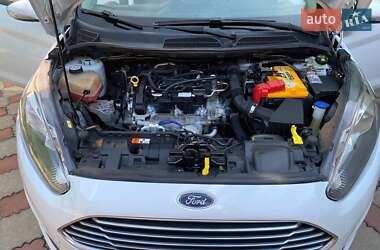 Хетчбек Ford Fiesta 2013 в 