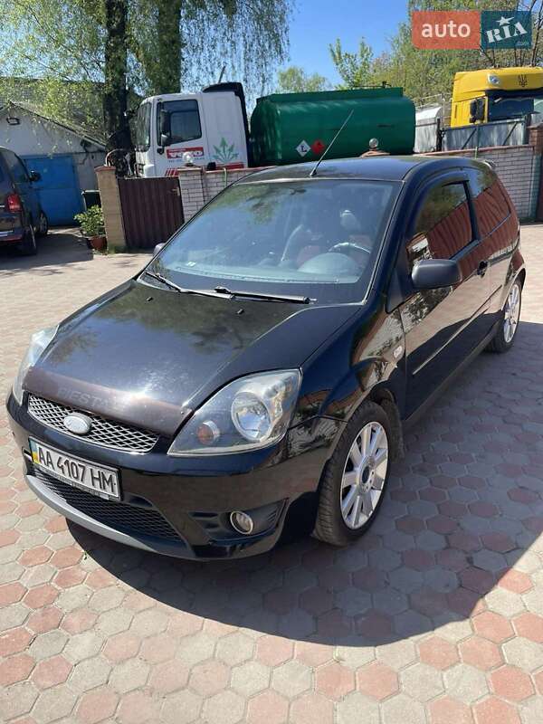 Хэтчбек Ford Fiesta 2007 в 