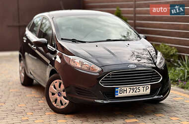Седан Ford Fiesta 2016 в Гнівані