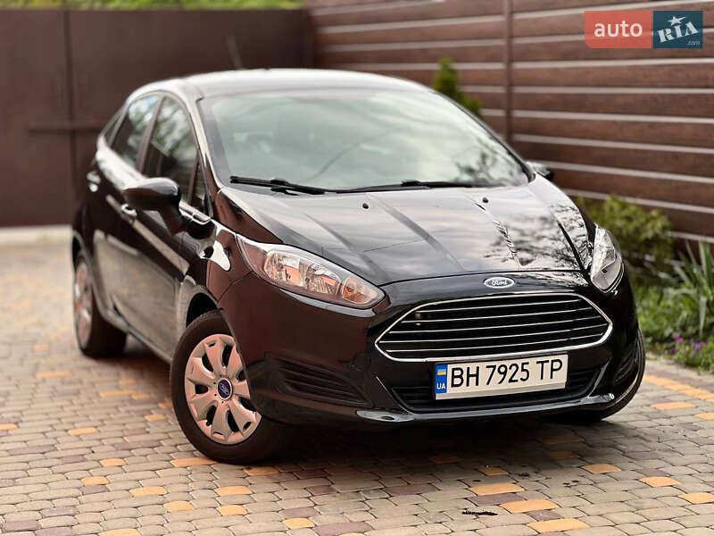 Седан Ford Fiesta 2016 в 