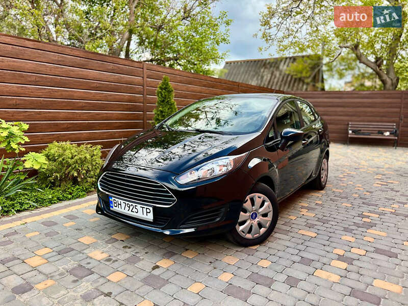 Седан Ford Fiesta 2016 в Гнівані