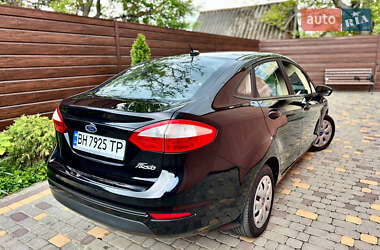 Седан Ford Fiesta 2016 в 
