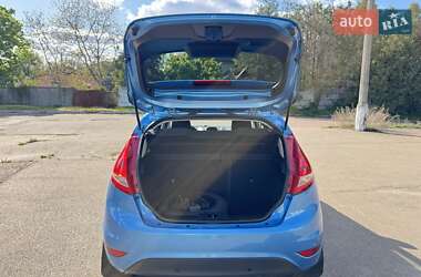 Хэтчбек Ford Fiesta 2011 в 