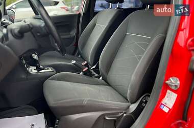 Хэтчбек Ford Fiesta 2016 в 