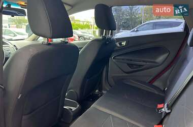 Хэтчбек Ford Fiesta 2016 в 