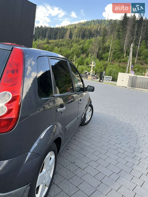 Хэтчбек Ford Fiesta 2008 в Межгорье