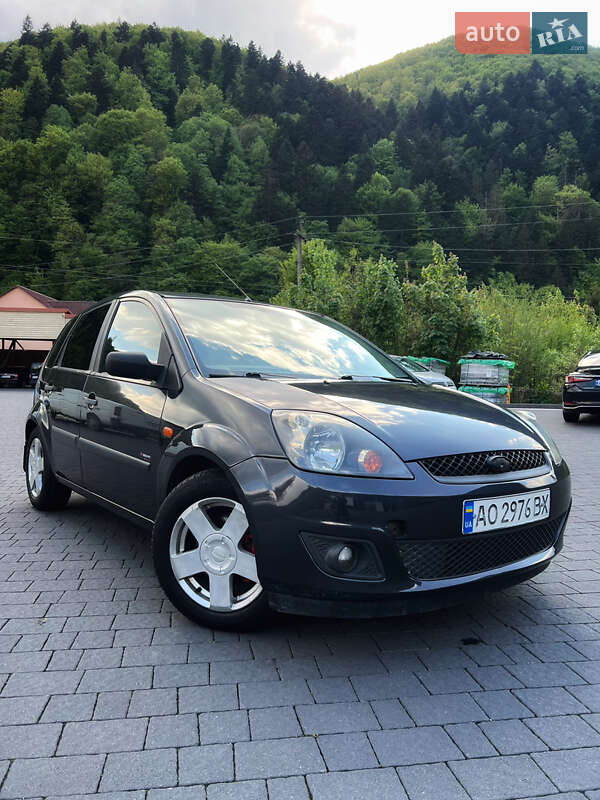 Хэтчбек Ford Fiesta 2008 в Межгорье