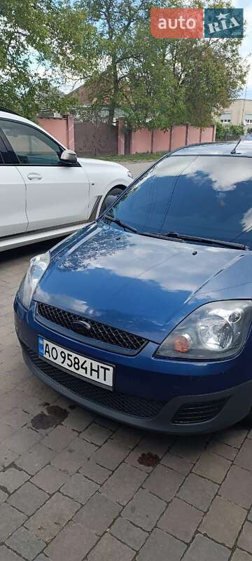 Хетчбек Ford Fiesta 2008 в Мукачевому