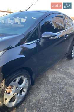 Хетчбек Ford Fiesta 2010 в 