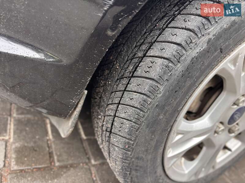 Седан Ford Fiesta 2014 в Житомире фото 15 Седан Ford Fiesta 2014 в Житомире