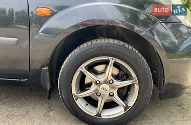 Хэтчбек Ford Fiesta 2006 в 