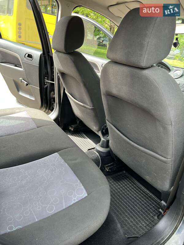 Хэтчбек Ford Fiesta 2006 в Киеве
