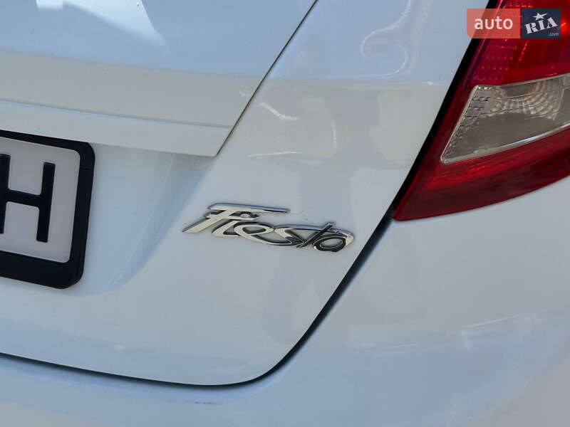 Хэтчбек Ford Fiesta 2010 в Днепре