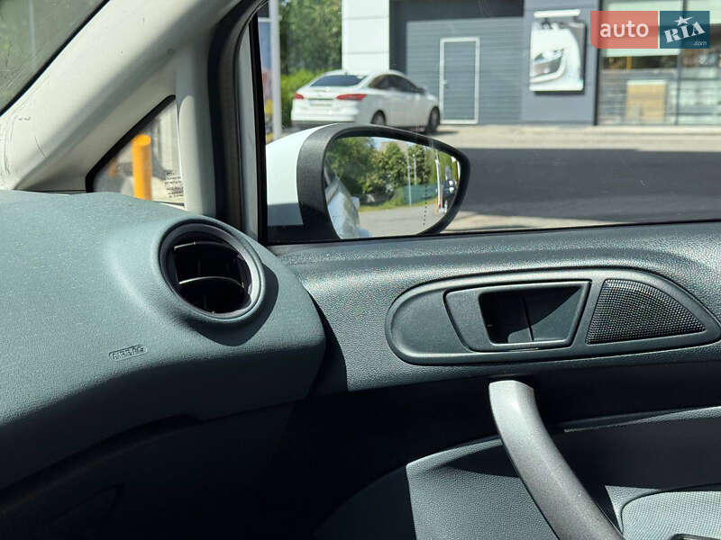 Хэтчбек Ford Fiesta 2010 в Днепре