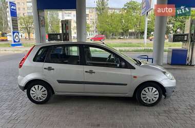 Хетчбек Ford Fiesta 2005 в 