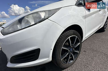 Седан Ford Fiesta 2017 в 