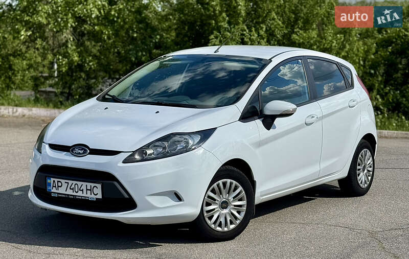 Хэтчбек Ford Fiesta 2010 в 