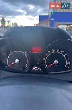 Хэтчбек Ford Fiesta 2011 в 