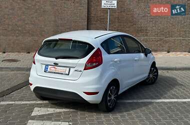 Хетчбек Ford Fiesta 2012 в 