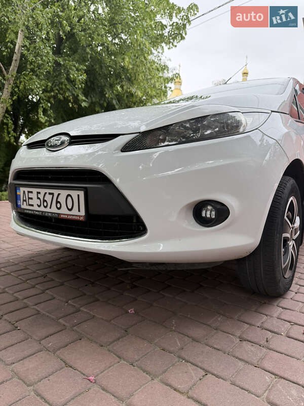 Хетчбек Ford Fiesta 2012 в Дніпрі