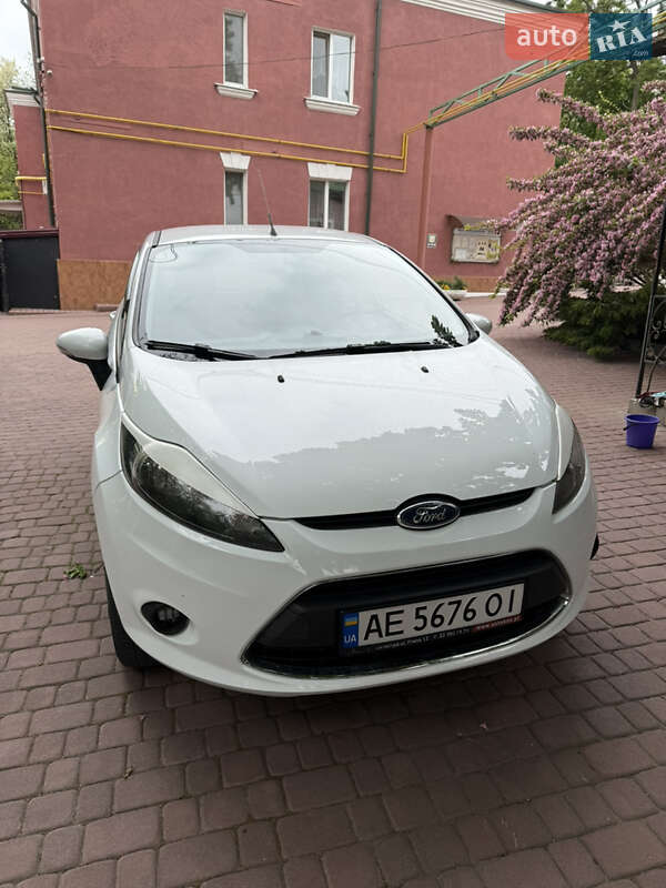 Хэтчбек Ford Fiesta 2012 в Днепре