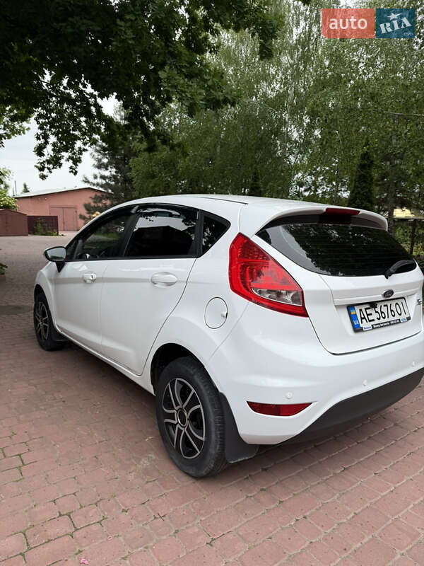 Хетчбек Ford Fiesta 2012 в Дніпрі