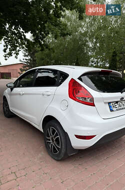 Хетчбек Ford Fiesta 2012 в 