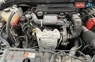 Хетчбек Ford Fiesta 2012 в 