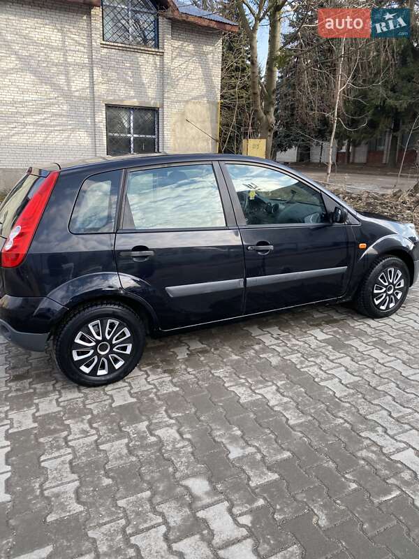 Хэтчбек Ford Fiesta 2008 в Львове