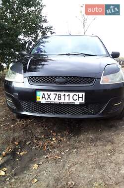Хэтчбек Ford Fiesta 2006 в Коломаке