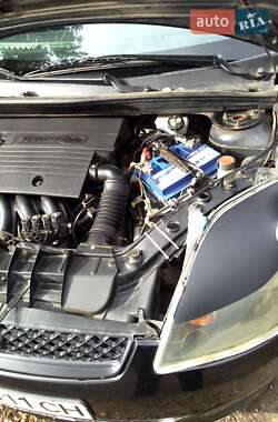 Хэтчбек Ford Fiesta 2006 в 