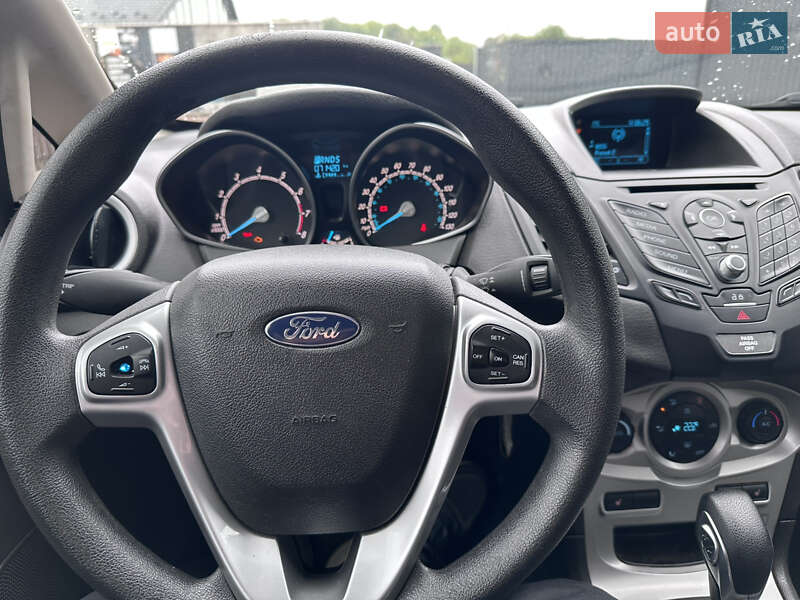 Седан Ford Fiesta 2017 в Львове