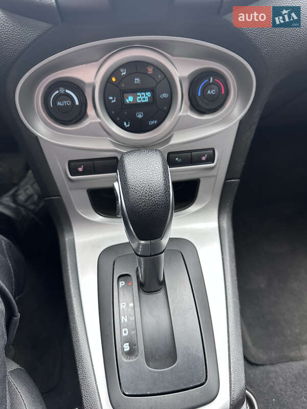 Седан Ford Fiesta 2017 в Львове