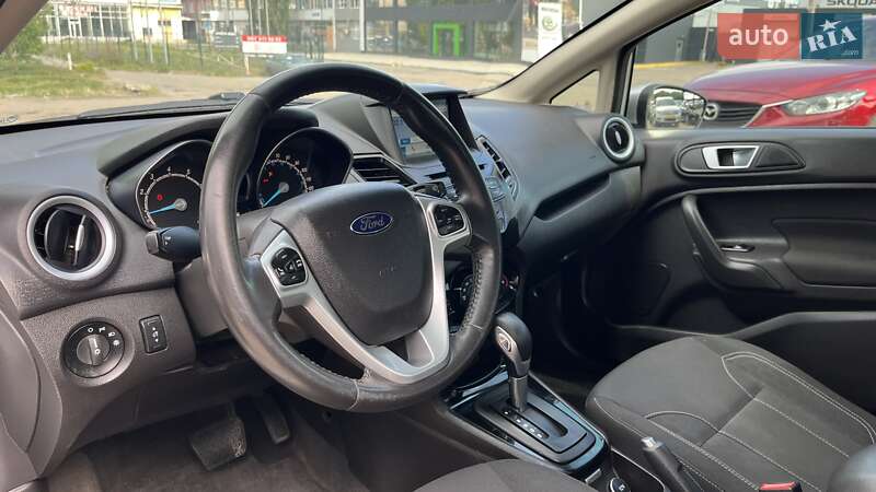 Седан Ford Fiesta 2015 в Миколаєві