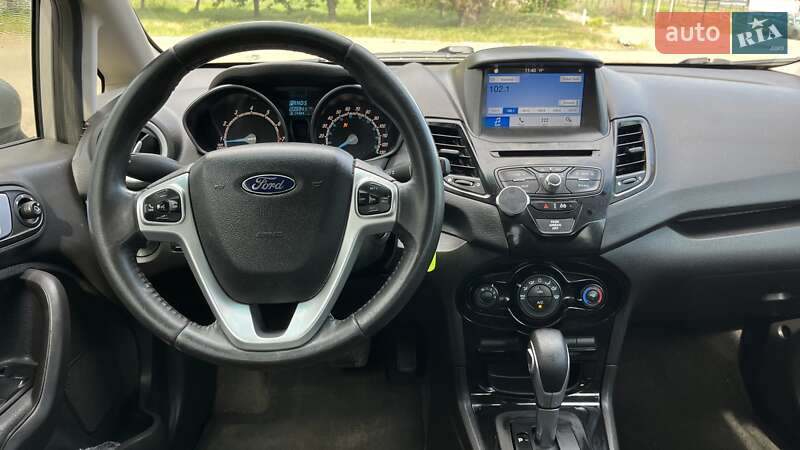 Седан Ford Fiesta 2015 в Миколаєві