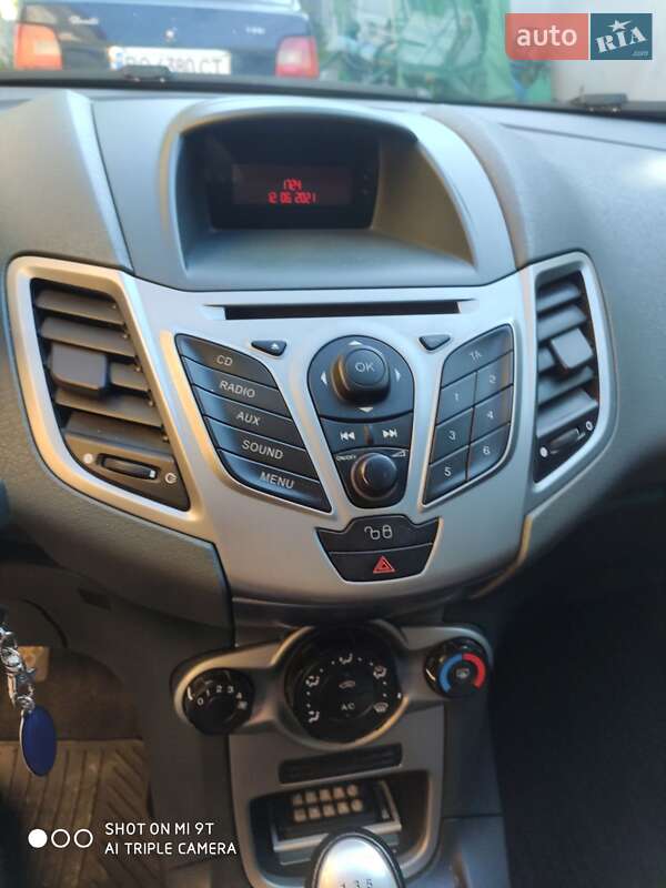 Хетчбек Ford Fiesta 2010 в Заліщиках