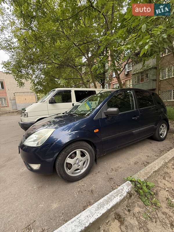 Хэтчбек Ford Fiesta 2004 в Херсоне